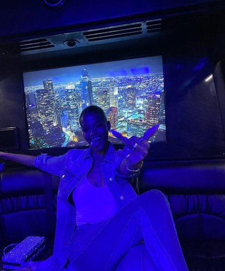 Ella Balinska modèle joli galerie