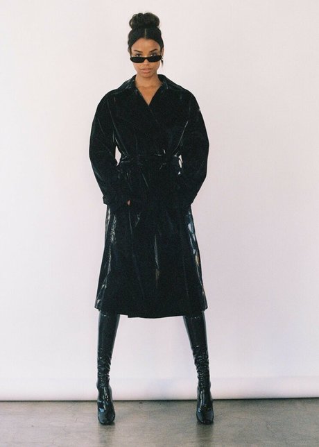 Ella Balinska étoile sexy archive