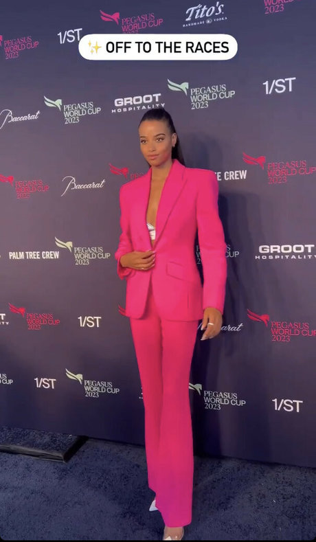 Ella Balinska actrice de nus photos