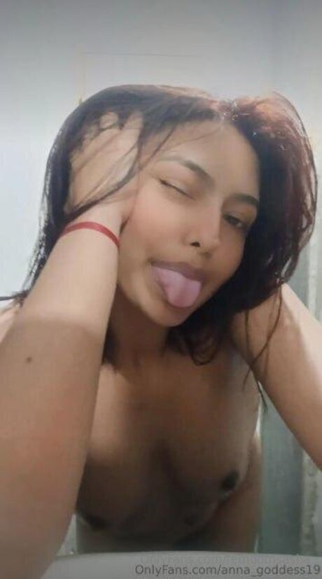 Femdomsasha modèle nu img