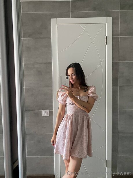 Emily Sweet star exclusive images