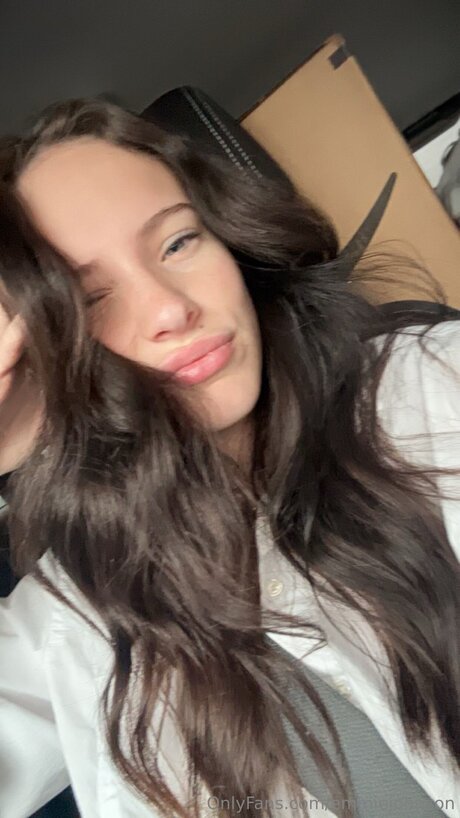 Emmiejohnson modèle sympa archive