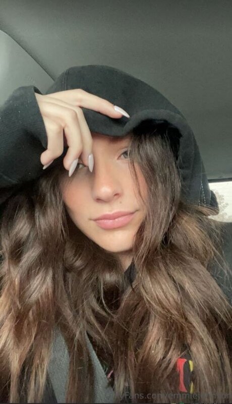 Emmiejohnson modèle exclusif image