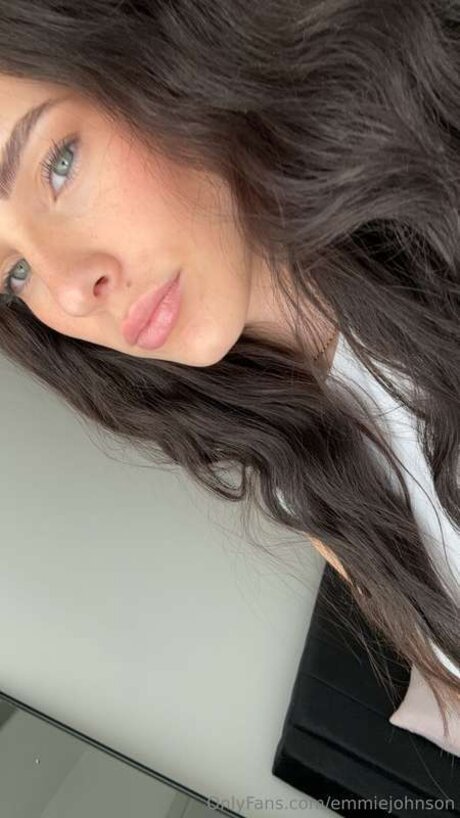 Emmiejohnson nus star du porno galeries