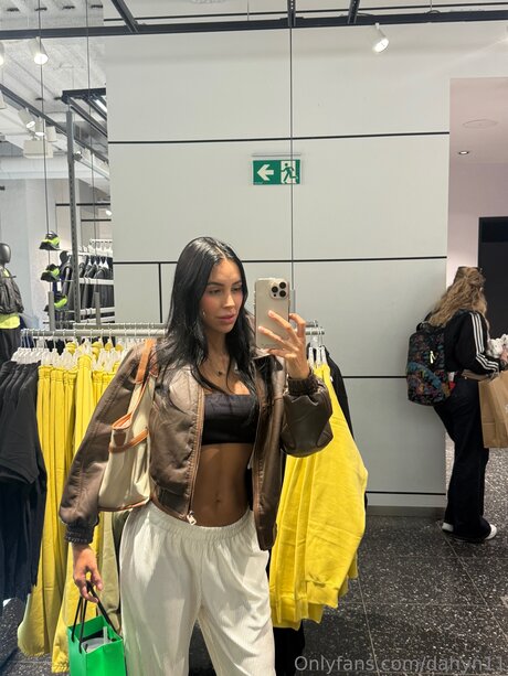 Dahynofici2 modèle parfait photo