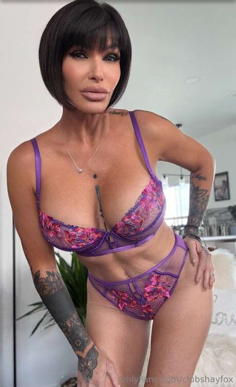 infirmière brune onlyfans nu chaud galeries