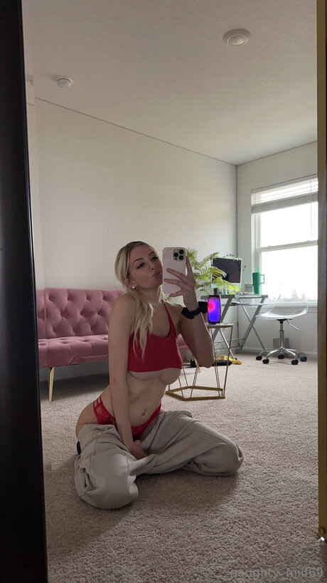 twink nu onlyfans chaud joli archive