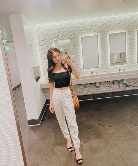 Ashley Liao nus étoiles galeries