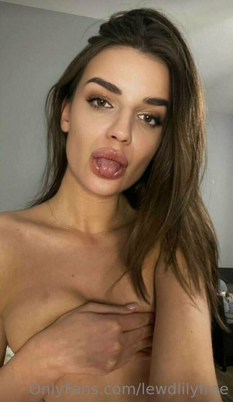 épouse infidèle onlyfans nus sexy archive