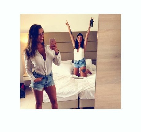 Alma Tandrup modèle magnifique photos