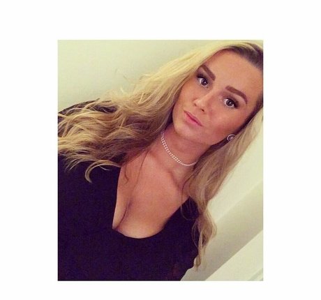 Alma Tandrup star du porno adulte image