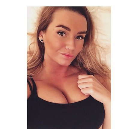 rousse xxx onlyfans nu exclusif des photos