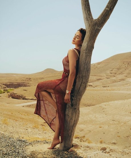 Nathalie Emmanuel belle star du porno img