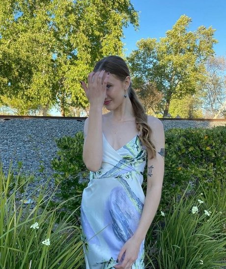 Jordanburton actrice de grande qualité img