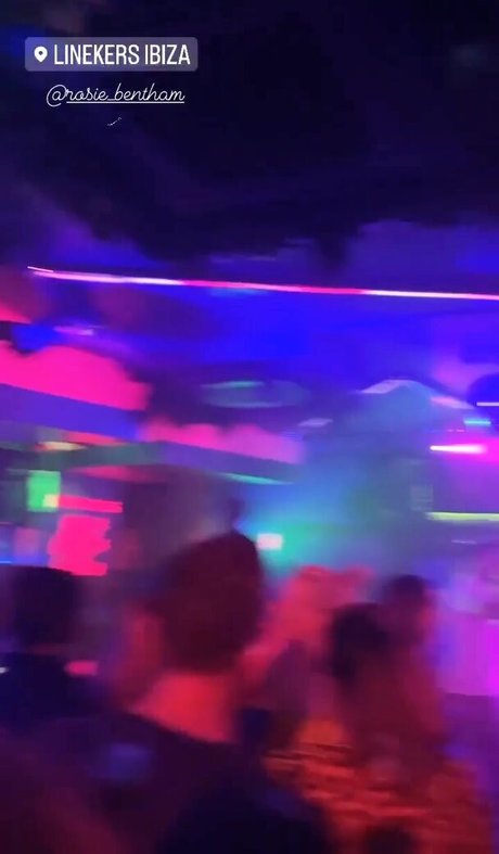 Rosie Bentham star du porno nue galerie