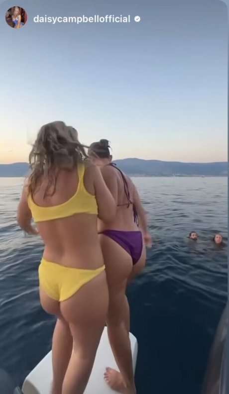 Rosie Bentham étoile sympa photo