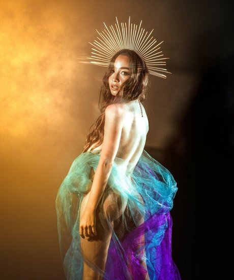 Lila From Naked Bakers art étoile img