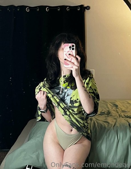 emundead beau modèle archive