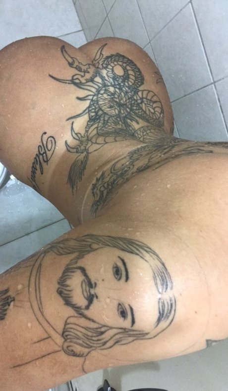 Juju Ferrari haut modèle img