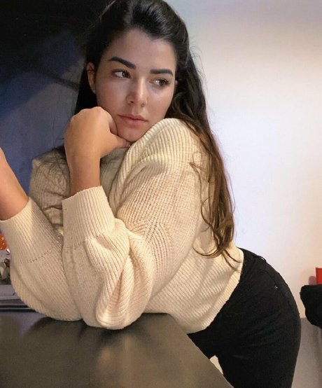 visage blond uniquementfans beaux nus galerie