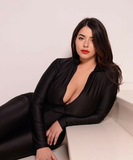 blonde enceinte onlyfans adulte img