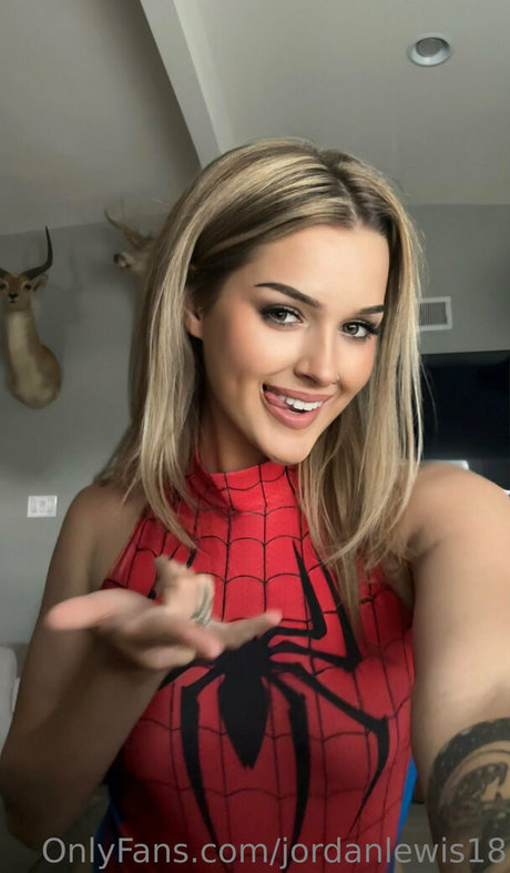 stars masculines de tiktok onlyfans haut img