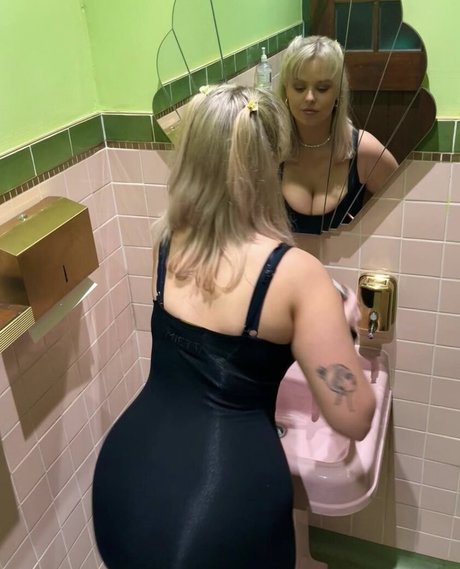 Jasmine Ramage étoile érotique img