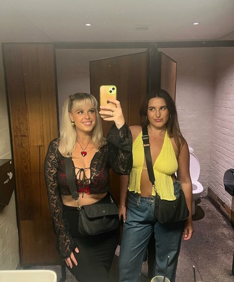 Jasmine Ramage star exclusive des photos