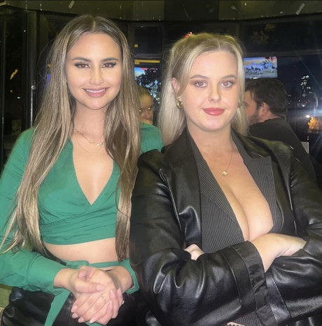 sexe lesbien onlyfans haut hd img