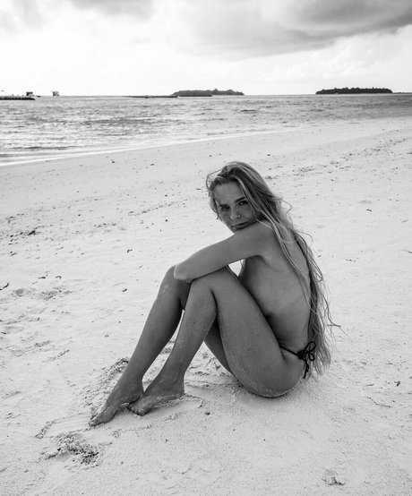 reine de pique onlyfans sexy belle images