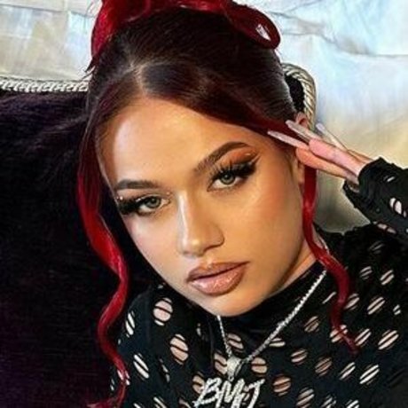 badmomzjay étoile chaude images