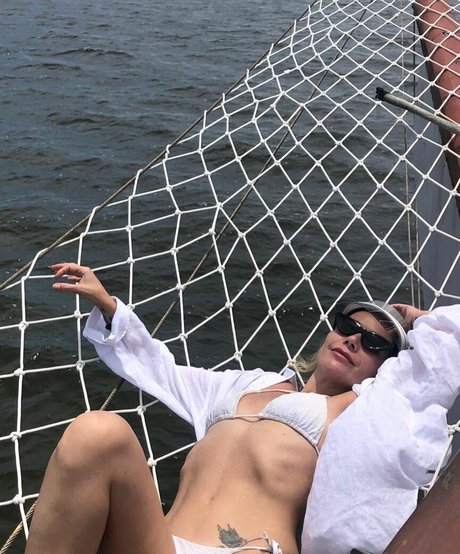 Luiza Possi star du porno hd photos