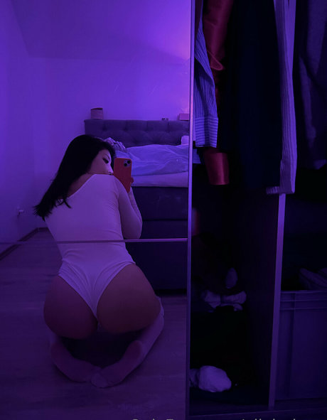 oliviariooo modèle sexy images