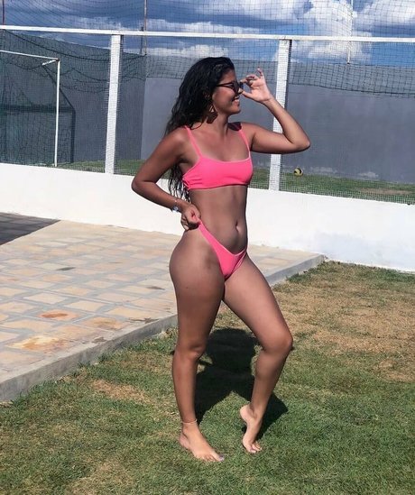 chaton courbé onlyfans art pornographique galerie