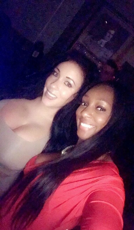 Kelly Louise Sheridan modèle photos