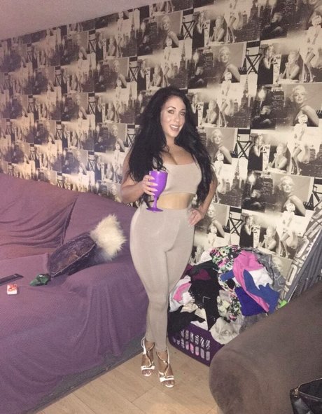 Kelly Louise Sheridan star pornographique photos