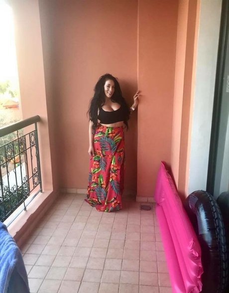 Kelly Louise Sheridan étoile adulte images