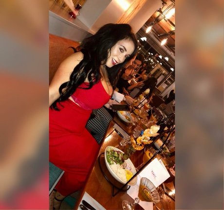 Kelly Louise Sheridan modèles nus galerie