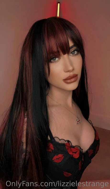 Lizzie Le Strange star du porno parfaite archive