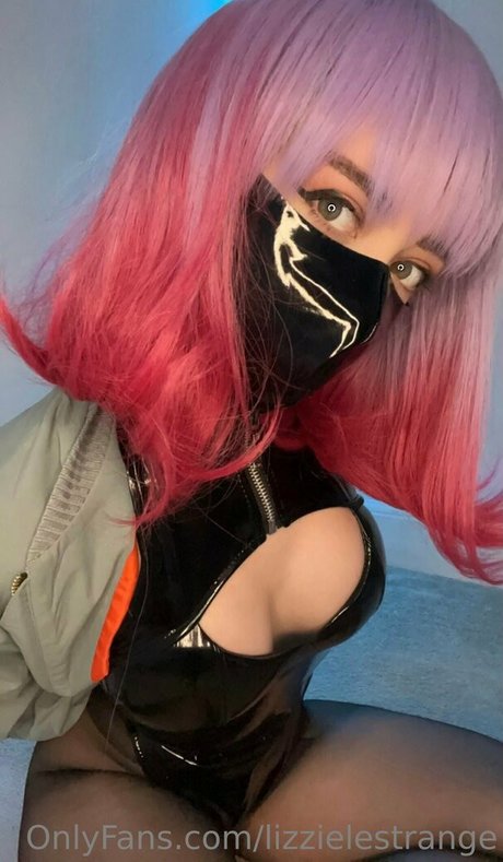 Lizzie Le Strange xxx étoile galeries