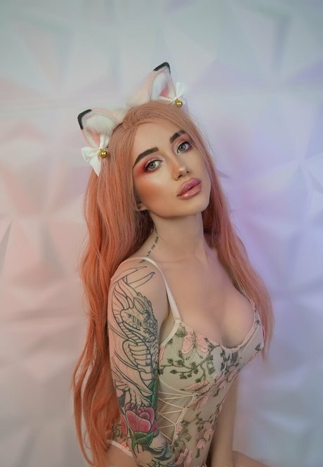 Lizzie Le Strange actrice hd archive