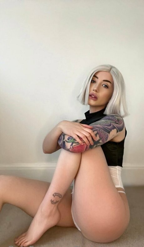 Lizzie Le Strange étoile de haute qualité galeries