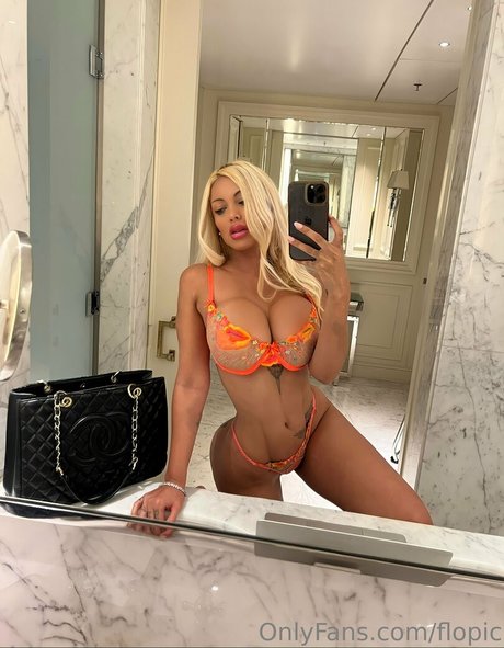 sexe lesbien onlyfans érotique gratuit galeries