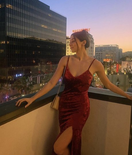 Kira Kosarin jolie étoile des photos