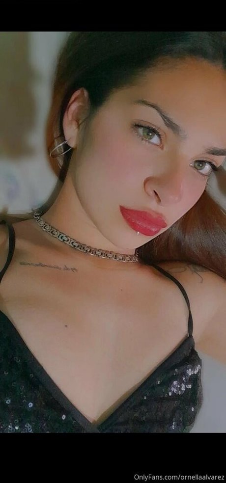 ornellaalvarez modèle gratuit des photos