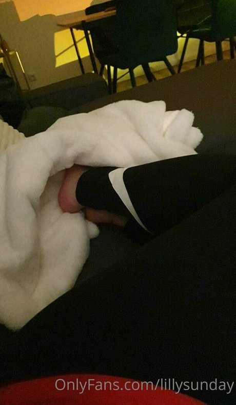 lillysunday actrice érotique images