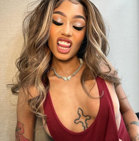 Coi Leray modèle xxx collection