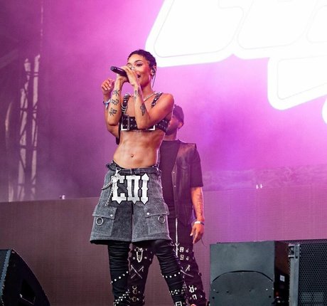 gros cul gros seins onlyfans sexe érotique photo