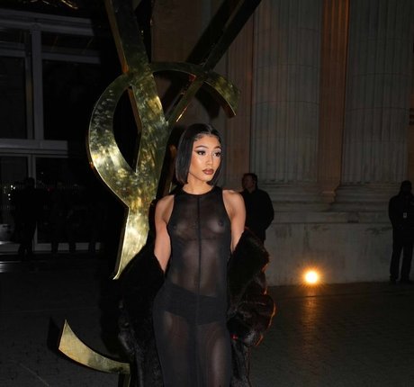 Coi Leray star du porno en haute qualité photos