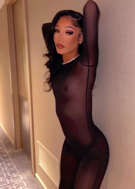 Coi Leray étoile sexy img